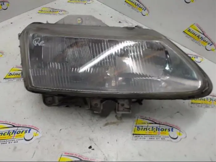 Headlight, right Renault Laguna